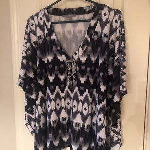 NY Collection Womens Top Size L. NEW. Black/White Pullover.